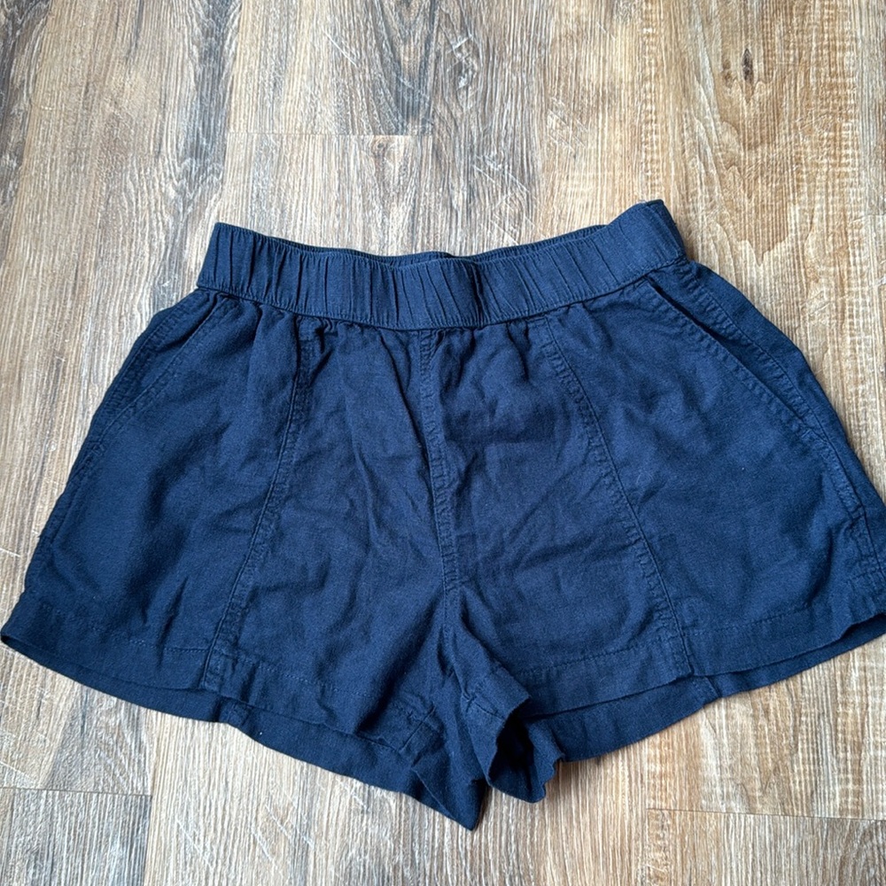 Navy linen shorts size small
